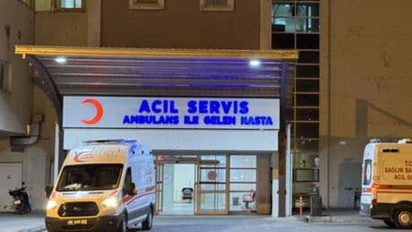 Kalbi duran çocuk kalp masajıyla hayata tutundu