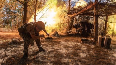 Roman „Nulllinie“ Ukraine-Soldaten als todgeweihte Fleischeinlage