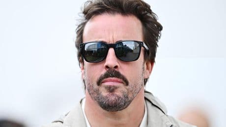 Alonso y un GP de bigotes: "Tenemos que tomar un decisión interesante"