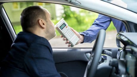 ¿Cuánto tiempo hay que esperar para poder conducir después de beber?
