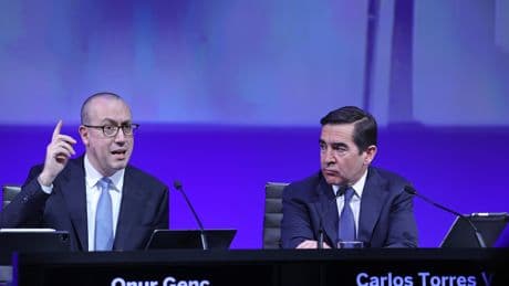 Bruselas abre expediente contra España por las normas con las que condiciona la opa del BBVA sobre el Sabadell