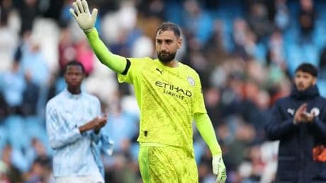 Man Utd legend reveals he tried to talk Gianluigi Donnarumma into transfer
