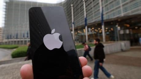 Apple planea trasladar a India la producción de los iPhone que vende en EEUU