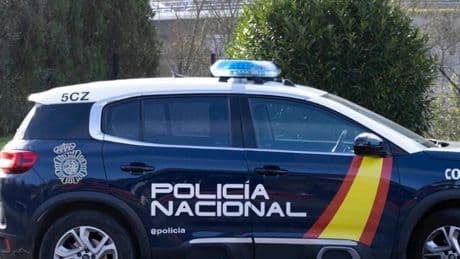 Usa un calzoncillo como pasamontañas para robar en una gasolinera e intentar atracar en un hotel