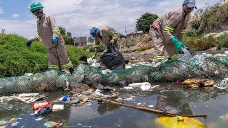 UN-Plastik-Abkommen: Minipartikel sind überall – auch im menschlichen Hirn