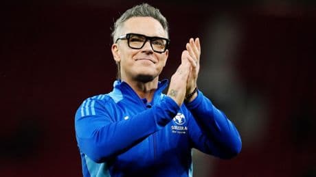 Robbie Williams deserves a knighthood as much as David Beckham – his snub proves everything wrong with ‘corrupt’ system