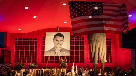 Malgré sa mort, les partisans de Charlie Kirk restent attachés aux armes à feu