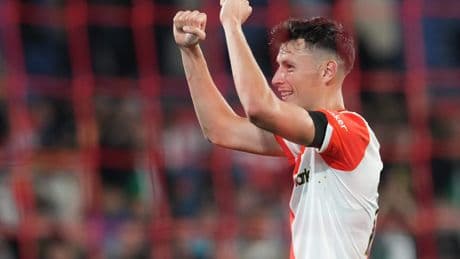 Opvallend: Anel Ahmedhodzic kent zijn medespelers van Feyenoord niet, maar maakt wel diepe indruk in De Kuip