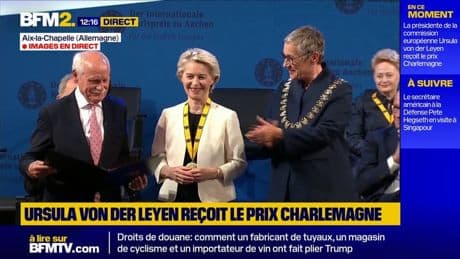 La présidente de la Commission européenne Ursula von der Leyen reçoit le prix Charlemagne