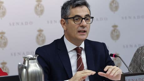 Un pozo de aguas negras abierto a los pies de un Gobierno inmaculado