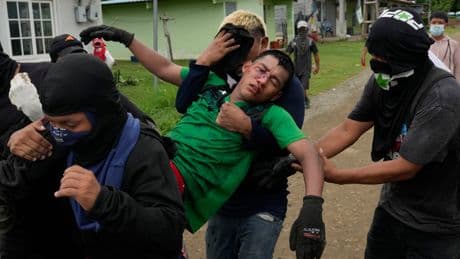 Protesters and police clash in eastern Panama
