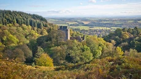 Scottish town with scenic walks and 'brilliant Sunday roast' perfect for autumn day out