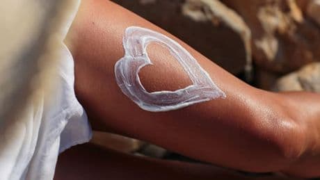 Sonnenbrand-Tattoos und Tanlines – „Bedenklicher Umgang mit UV-Strahlung“