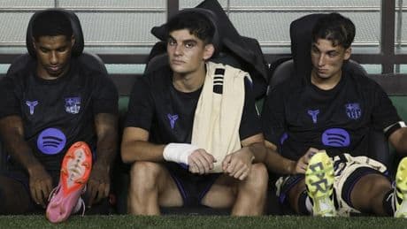 Barcellona, giocatori infuriati: &quot;Viaggio da piccolo club&quot;. Cos'&egrave; successo