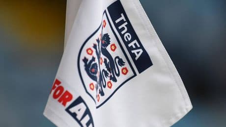 Sport und Gleichstellung: Englischer Fußballverband schließt Transfrauen vom Frauenfußball aus