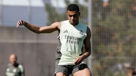 Kylian Mbappé recibe el alta del hospital y vuelve a la concentración del Real Madrid