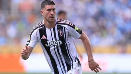 Dusan Vlahovic makes decision on joining Man Utd on free transfer