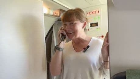 Lorraine Kelly leaves passengers stunned after making surprise inflight announcement