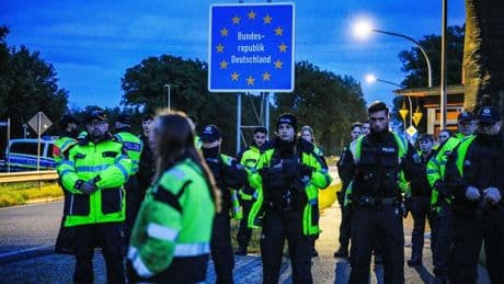 Asyldebatte: Niederländische Bürger stoppen eigenmächtig Autos an der Grenze