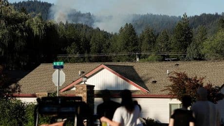 Un francotirador mata a dos bomberos tras tenderles una emboscada provocando un incendio en Idaho