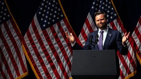 JD Vance flips the bird during Ohio Republican dinner speech
