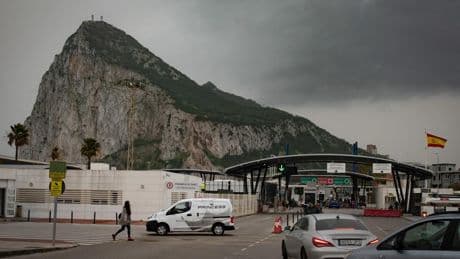 España y Reino Unido intensifican la negociación sobre Gibraltar a las puertas de la cumbre del "reseteo" de las relaciones con la UE
