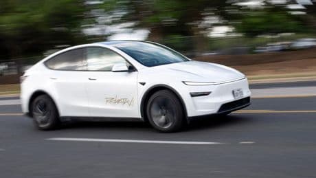 Do People Even Want Robotaxis? Polls Suggest Not — And Tesla Isn’t Helping