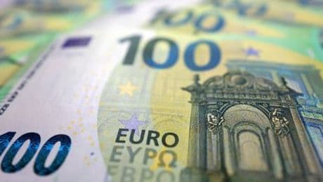 Hanau: Neffe zahlt mehr als 17.000 Euro in bar und rettet Onkel so vor Haft