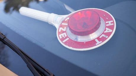 Verkehr: Tempo 200 - Polizei jagt Motorradfahrer
