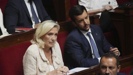 Le Pen hará caer otra vez al Gobierno si no se rompe con la política de Macron