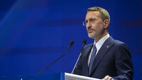 Fahrettin Altun'dan dünyaya net mesaj: Mazlumun yanında zalimin karşısında duracağız