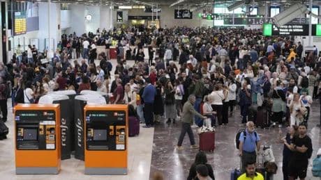 El temor a un nuevo apagón deshincha la movilidad en Barcelona y Madrid