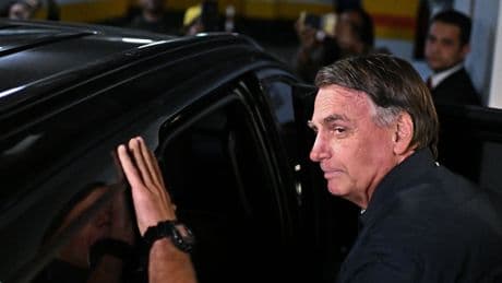 Oud-president Bolsonaro krijgt huisarrest met telefoonverbod opgelegd