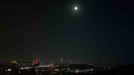 "Sturgeon Moon" İstanbul semalarında görüntülendi