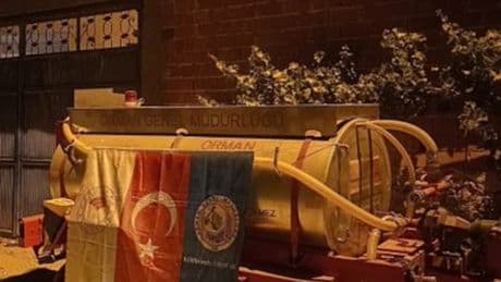 Hediye tankeri köy halkı için kabul etti