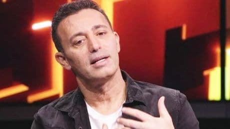 Mustafa Sandal hastalığını ilk kez açıkladı: Parmağımı kafamda gezdirip lak diye...