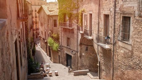 Escapadas culturales en tren: siete destinos perfectos para un fin de semana sin coche