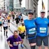 Lopers bereiken finish van 20 km door Brussel onder stralende zon: 45ste editie lokt recordaantal deelnemers