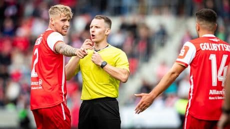 „Jedes Mal benachteiligt“ - Heftige Schiri-Kritik nach Topspiel