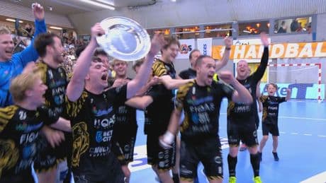 Handballers Aalsmeer winnen dubbel: na beker ook landskampioenschap