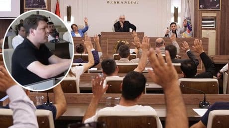 Gerçekleri kaldıramadı! CHP'li isimden sokak ağzıyla belediye başkanlığı