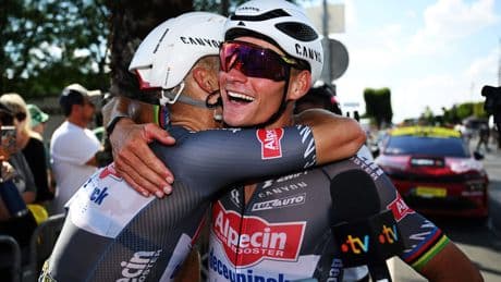 Mathieu van der Poel roert met heroïsch optreden zelfs Franse fans tot tranen: ’Die man is eigenlijk gewoon gek’