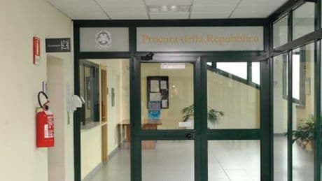 Muore cadendo in intercapedine a Sanremo, indagato operaio: aperta un'inchiesta per omicidio colposo