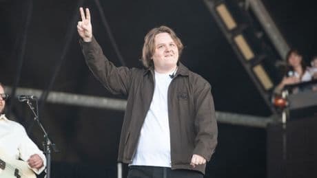 Lewis Capaldi mit neuer Single: Emotionales Comeback beim Glastonbury