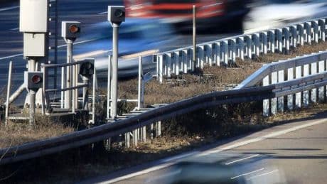 Autobahn: Autofahrer auf A2 etwa 200 km/h zu schnell
