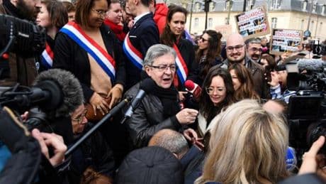 De nombreuses sociétés de journalistes dénoncent le refus de La France insoumise d’accréditer un journaliste du « Monde » à ses universités d’été
