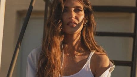 La manicura en tonos mocca de Sara Carbonero que necesitas para unas uñas perfectas