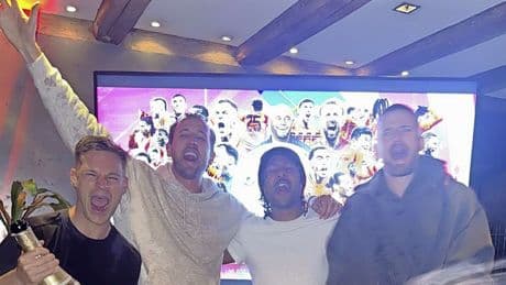 Zó viert Harry Kane feest na felbegeerde eerste prijs in loopbaan: ’Wát een avond’