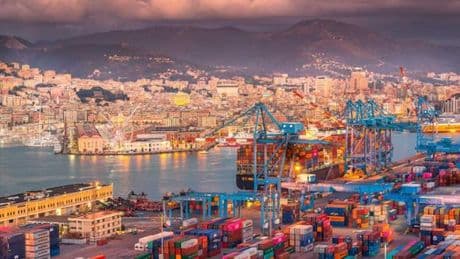 L’allarme di uno spedizioniere: “Diciotto giorni per un controllo, la merce deperibile lascia Genova per Rotterdam”