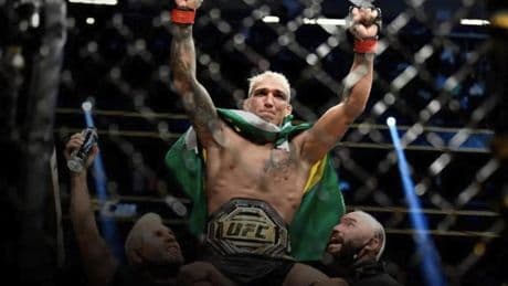 Quién es Charles Oliveira, el rival de Topuria forjado en la favela que no podía caminar: ahora es una leyenda de la UFC
